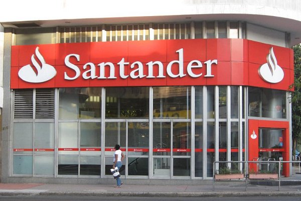 Santander Becomes First U.K. Bank to Introduce Blockchain Technology for International Payments